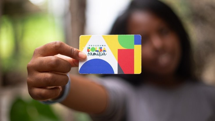 Bolsa Família volta a ser pago neste mês; veja quando