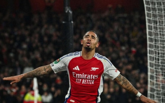 Atacante marcou o primeiro hat-trick com a camisa do Arsenal