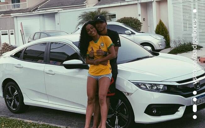 Rennan com a namorada Lorenna