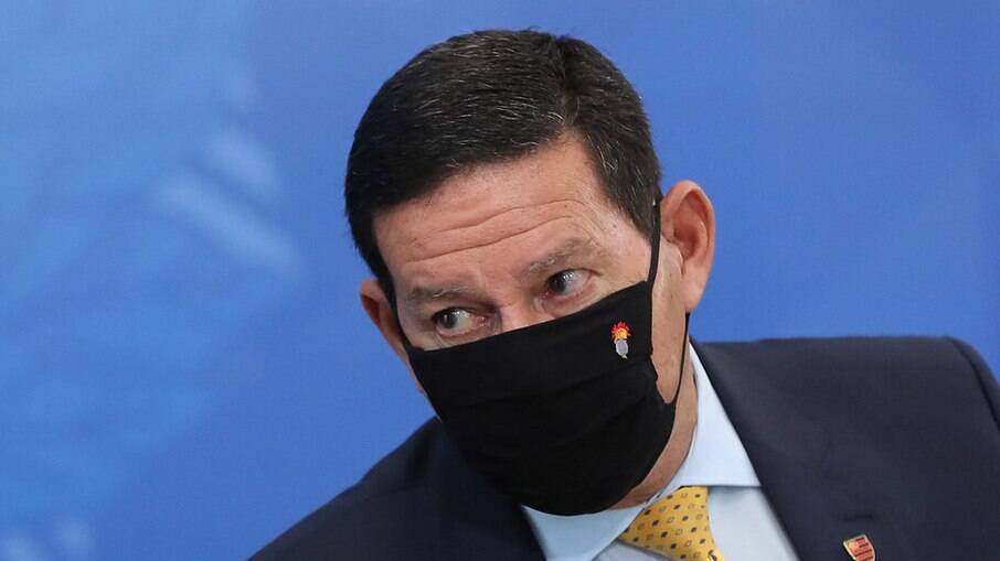 Vice-presidente Hamilton Mourão diz ser contra venda da Petrobras