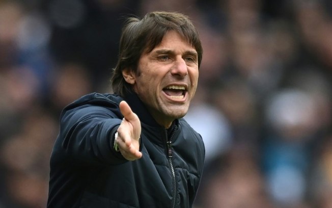 Antonio Conte é o novo técnico do Tottenham