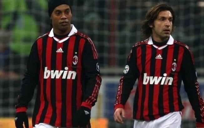 Ronaldinho e Pirlo pelo Milan