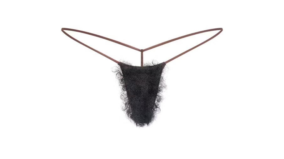 Modelo de calcinha que simula pelos pubianos, da marca de Kim Kardashian