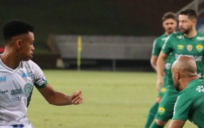 Com desfalque de atletas, Guarani toma goleada do Cuiabá