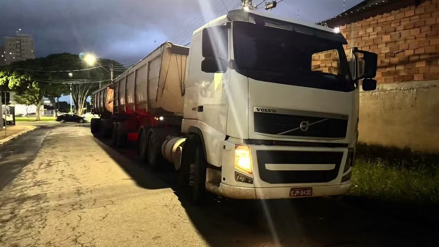 O motorista confessou a Polícia Civil que sabia que estava transportando algo ilícito, mas não tinha conhecimento do conteúdo da carga O motorista confessou a Polícia Civil que sabia que estava transportando algo ilícito, mas não tinha conhecimento do conteúdo da carga