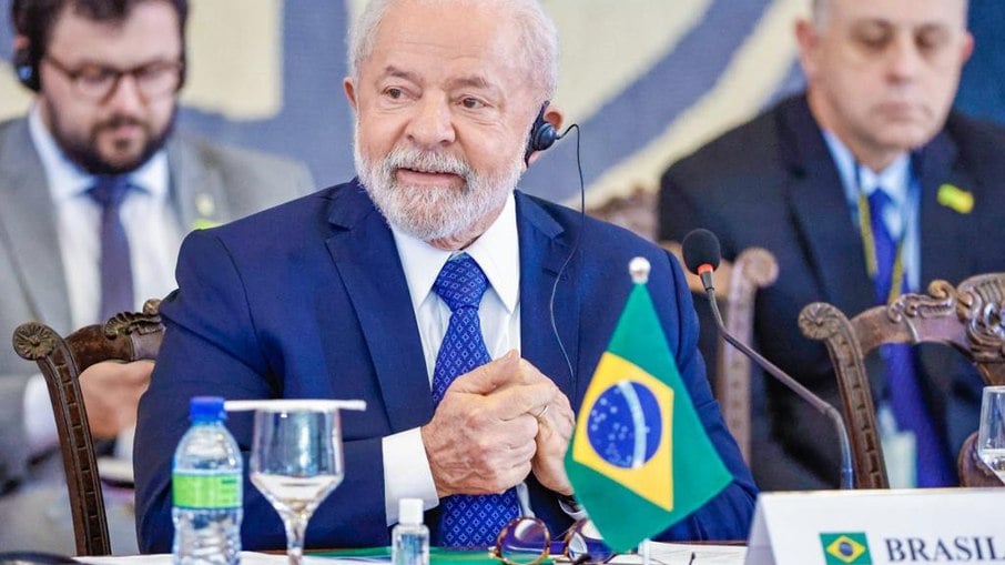 Lula durante encontro com líderes sul-americanos