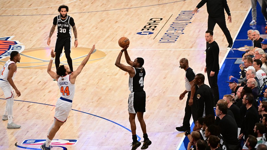 NBA: com maior virada da história das finais, Knicks batem Spurs NBA: com maior virada da história das finais, Knicks batem Spurs