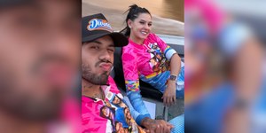 Zé Felipe posta foto de mãos dadas com Ana Castela durante viagem