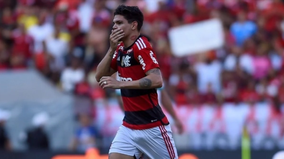 Ayrton Lucas fez um dos gols da vitória do Flamengo sobre o Coritiba