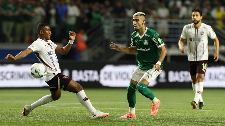 Palmeiras%20na%20final%20gera%20revolta%20de%20rivais%20contra%20pr%C3%B3prios%20clubes