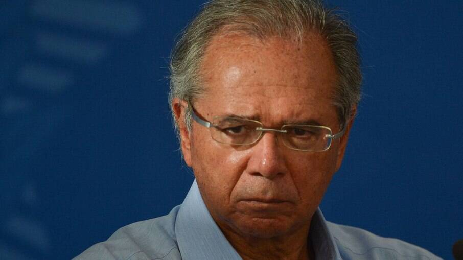 O ministro da Economia, Paulo Guedes, sofre pressão da base aliada do governo 