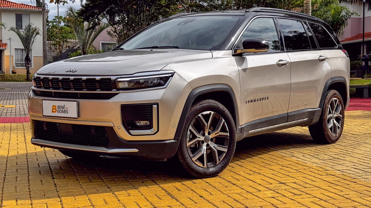 Jeep Commander vai bem ao transitar entre SUVs médios e grandes