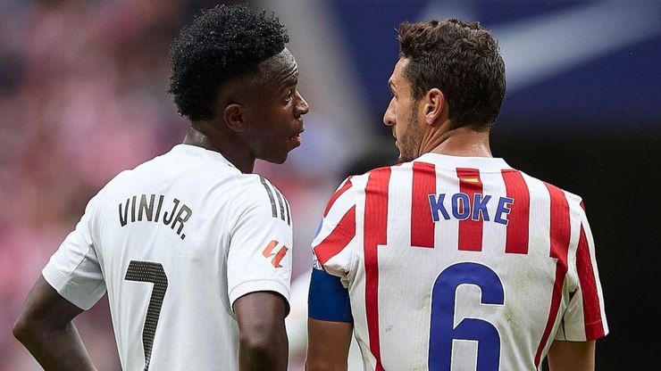 Tv flagra bate-boca entre Vini Jr e Koke no Dérbi de Madri