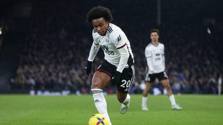 Fulham tenta renovar contrato de Willian