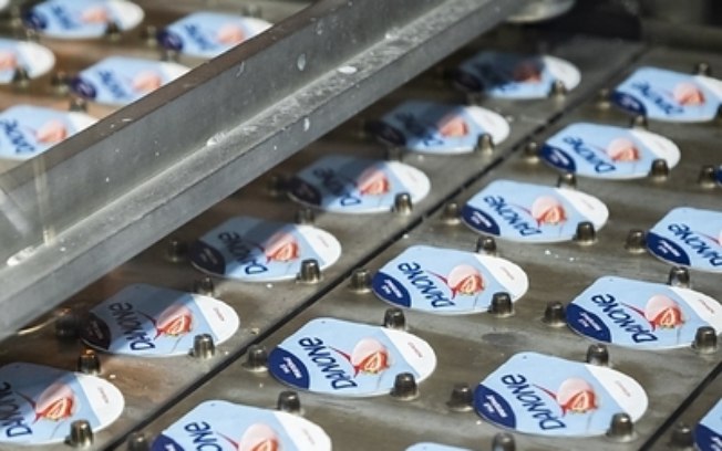 Danone destina alimentos para mais de 360 mil pessoas e usa tecnologia para reduzir desperdício na produção Danone destina alimentos para mais de 360 mil pessoas e usa tecnologia para reduzir desperdício na produção