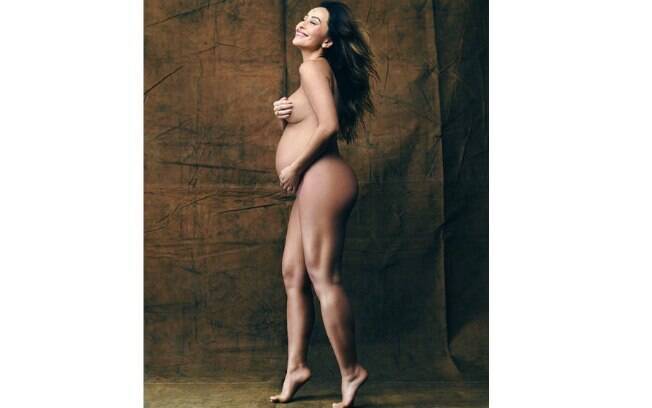 Sabrina Sato chama a atenção entre os ensaios fotográficos da gravidez de famosas pela foto nua