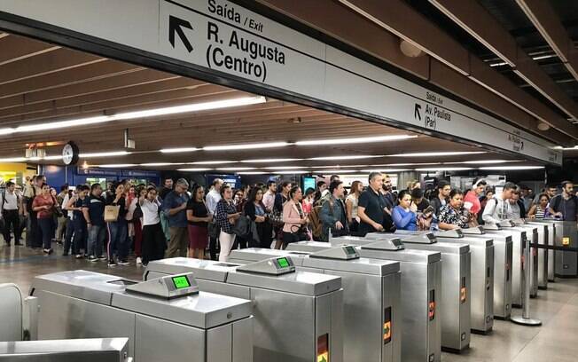 Metrô de São Paulo teve que afastar cerca de 300 funcionários que se infectaram com a Covid-19