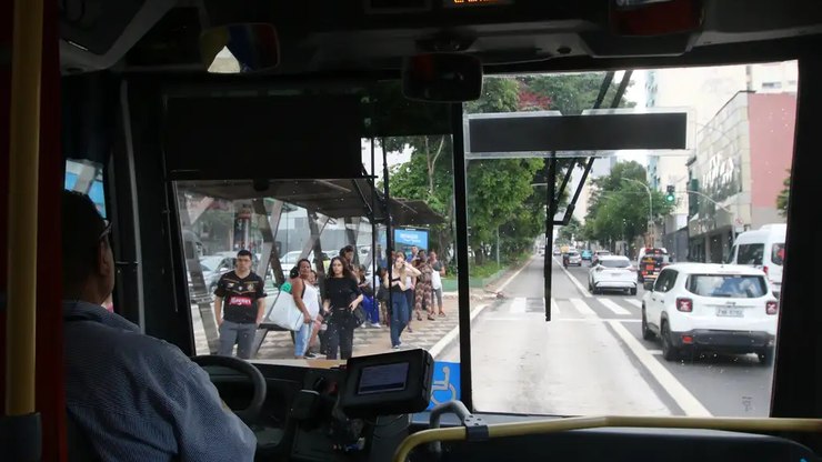 C%C3%A2mara%20quer%20criminalizar%20ataques%20a%20%C3%B4nibus