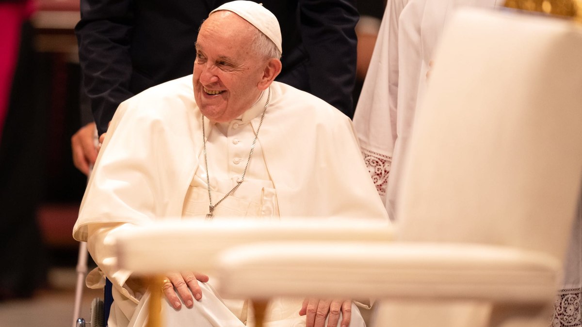 Papa Francisco está internado em Roma