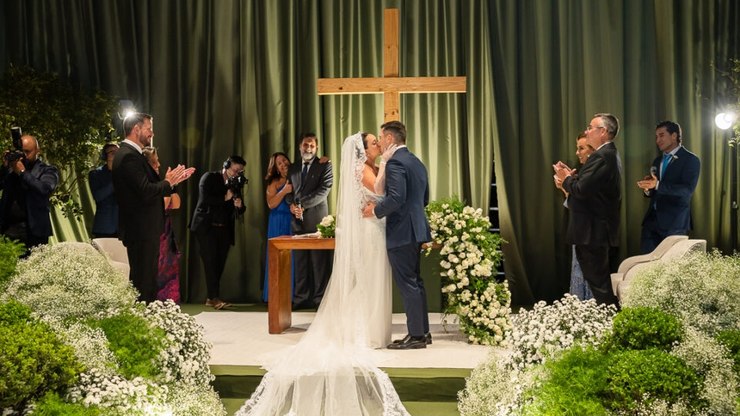 De Houston a Brasília: Emma Joy e Daniel Ferreira casam-se em noite inesquecível