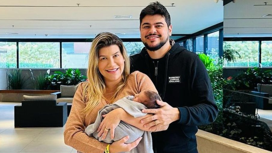 Sertanejo Cristiano celebra alta hospitalar do filho