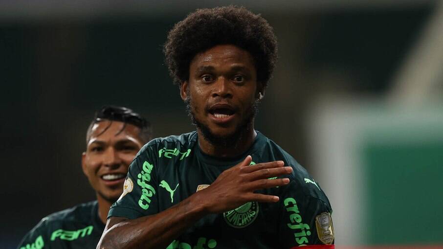 Palmeiras rescindiu contrato de Luiz Adriano
