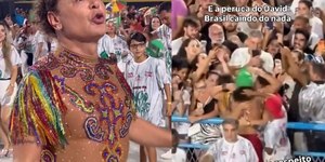 David Brazil perde os cabelos na Sapucaí