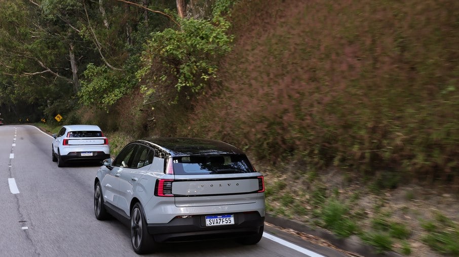 Volvo EX30 traz sensor de estacionamento, alerta de tráfego cruzado com frenagem automática, entre outros equipamentos de segurança