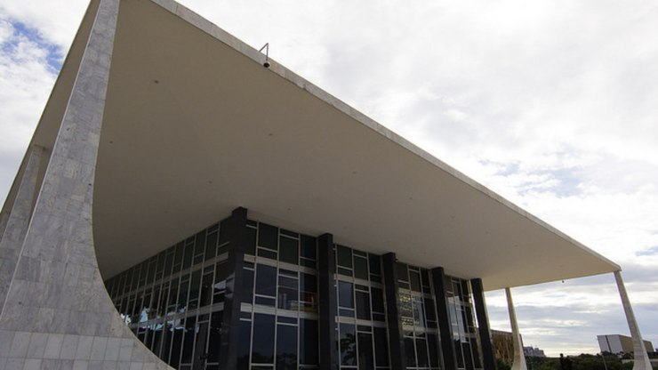 Penduricalhos: associação de magistrados contra-ataca STF