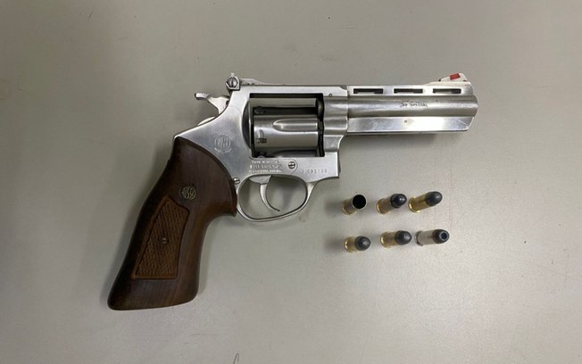 Força Tática prende empresário após disparo de arma de fogo em barbearia no Jardim Veneza