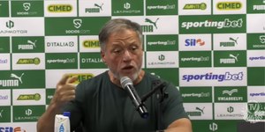 Palmeiras detona arbitragem após gol anulado por mão na bola