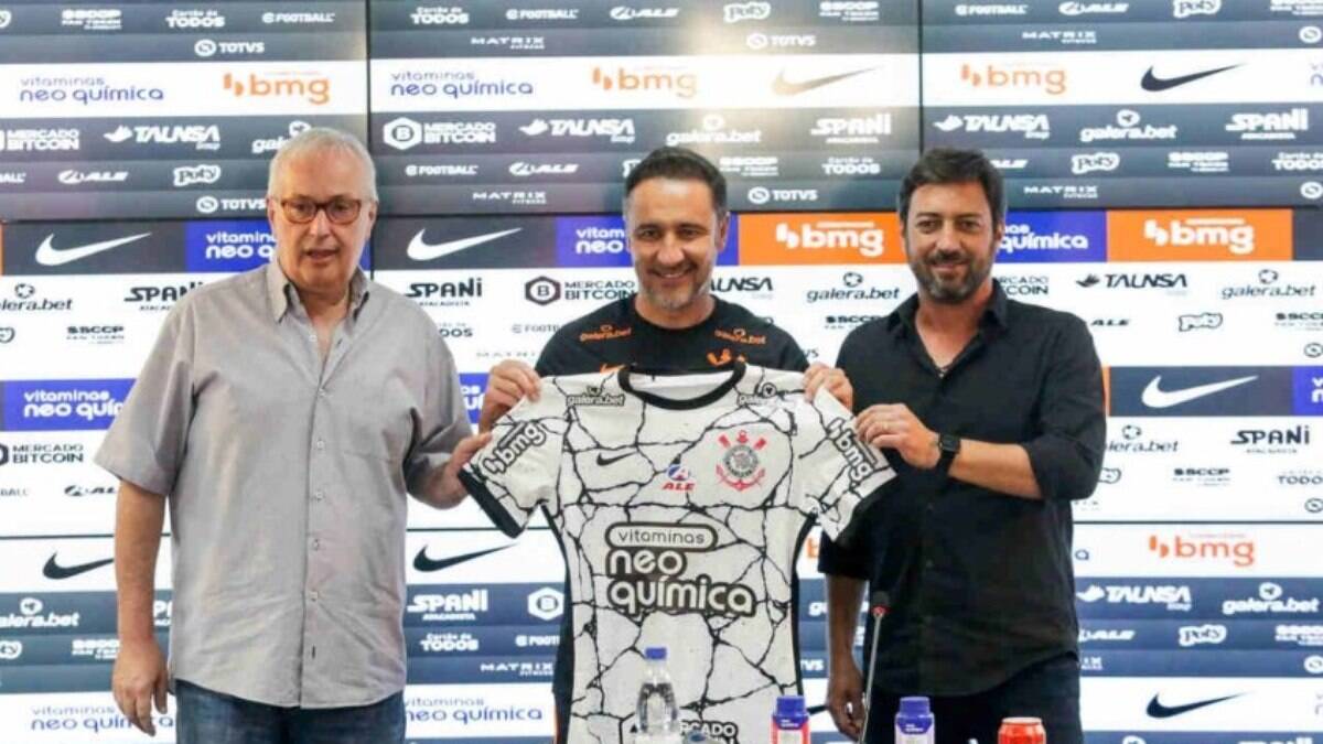 Sintonia! Corinthians aposta em boa relação entre Vítor Pereira e direção