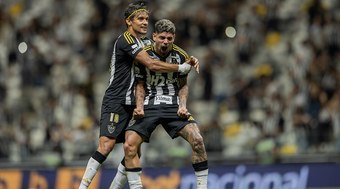 Atl%C3%A9tico%20vence%20o%20Fluminense%20de%20virada%20e%20com%20gol%20nos%20acr%C3%A9scimos