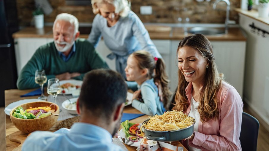 Receitas de Páscoa: chefs ensinam pratos com e sem bacalhau para o almoço em família