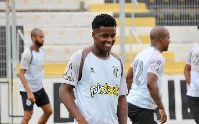 Moisés Ribeiro promete briga para jogar no time titular da Ponte Preta
