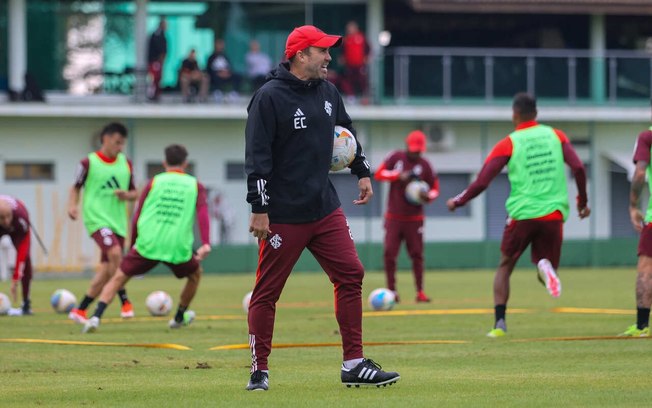 O técnico Eduardo Coudet em ação pelo Colorado