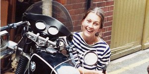 Arquiteta foi 1ª mulher inglesa a dar volta ao mundo de moto	