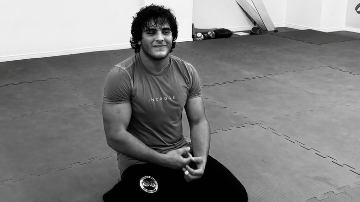Marcelo Sangalo exibe corpo musculoso e nega uso de anabolizantes