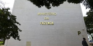 Governo pode recuar do aumento do IOF e diz estudar alternativas