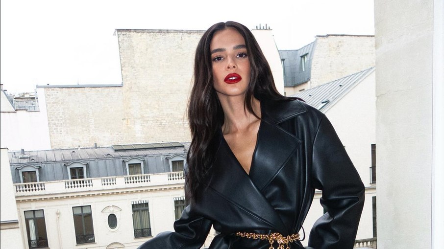 Bruna Marquezine aposta na tendência cherry lip Bruna Marquezine aposta na tendência cherry lip