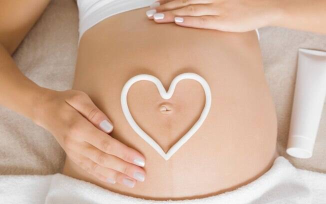 Saiba como prevenir estrias e manchas na gravidez