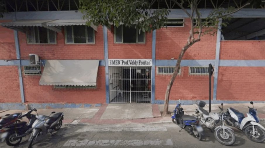 Escola municipal Valdy Freitas, onde os alunos passaram mal Escola municipal Valdy Freitas, onde os alunos passaram mal