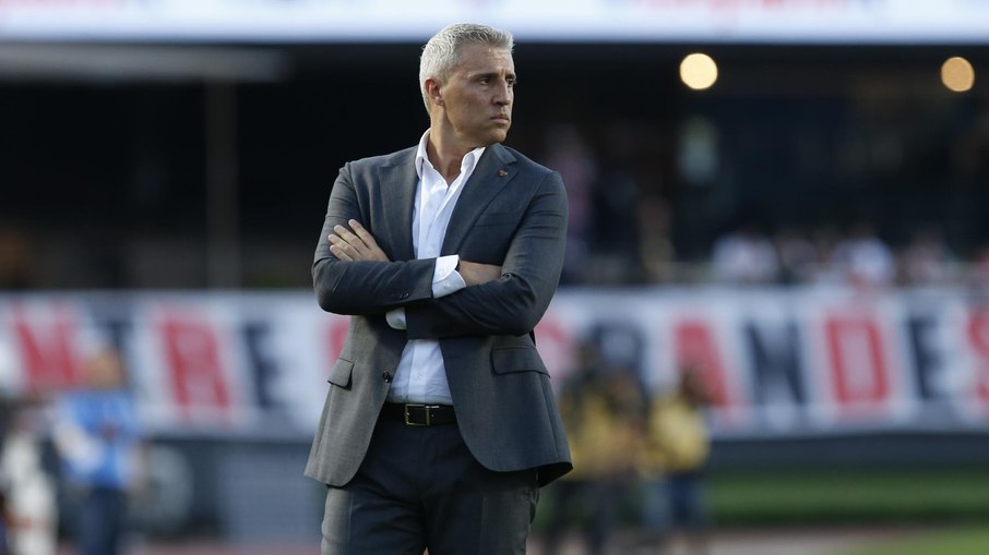 Crespo tem a missão de manter sequência no Brasileirão antes do jogo de volta da Libertadores