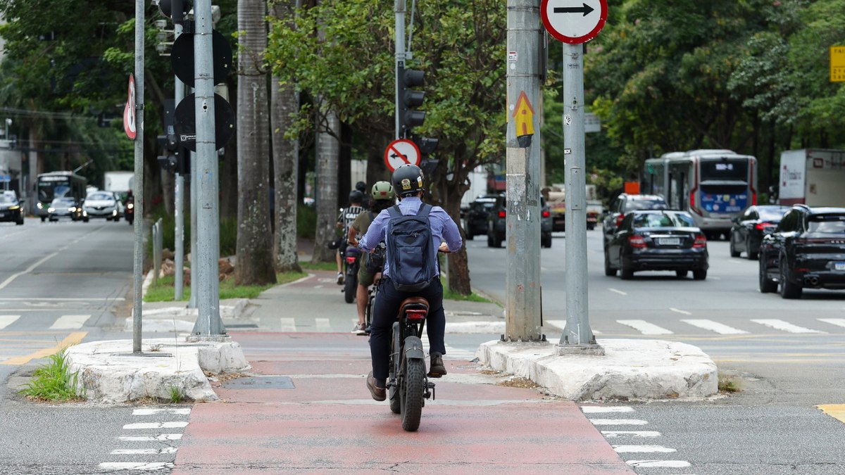 Bicicletas elétricas na Avenida Brigadeiro Faria Lima, em São Paulo Bicicletas elétricas na Avenida Brigadeiro Faria Lima, em São Paulo