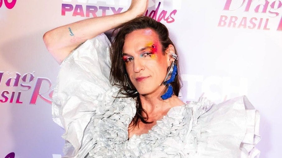 Dudu Bertholini comenta nova temporada de Drag Race Brasil e fala sobre pressão, hate e figurinos