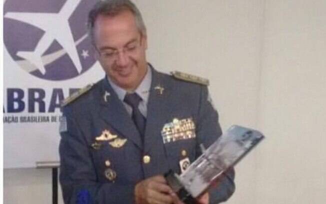 Comandante do Policiamento Ambiental, Coronel PM Alberto Malfi Sardilli, recebeu um prêmio em nome da corporação
