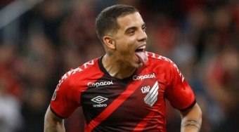 Fluminense mira contratação de David Terans, ex-Athletico