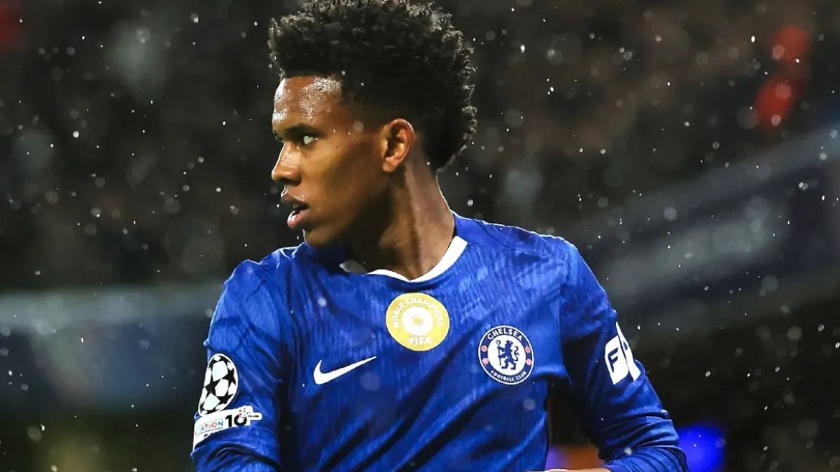 Estevão marcou o primeiro gol na Champions League