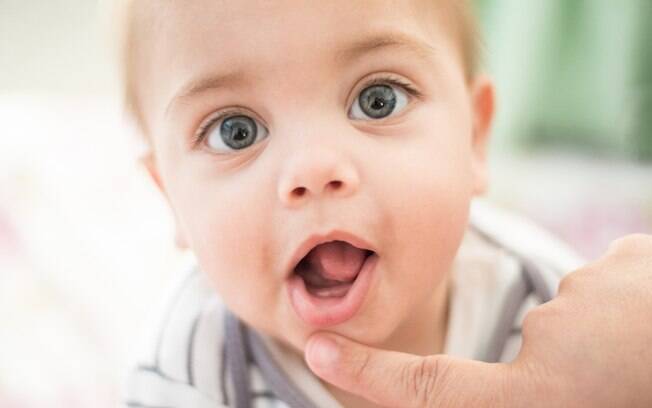 Saúde oral dos bebês: 3 dicas cruciais para lidar com essa fase
