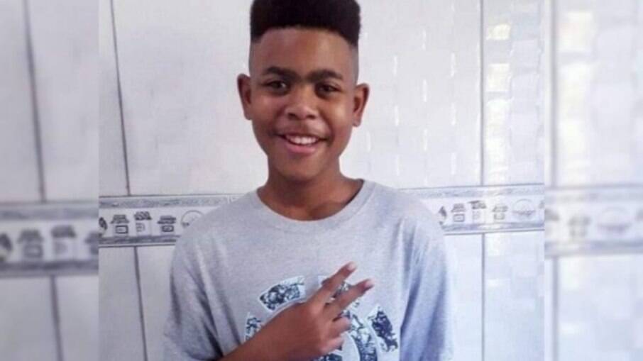 Garoto de 14 anos, João Pedro Mattos Pinto, foi morto em casa durante operação policial.